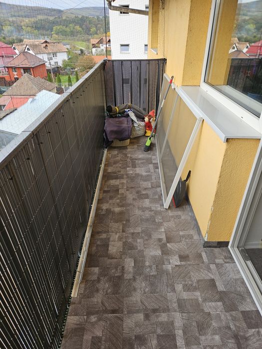 Vand apartament 2 camere + terasa 25 mp