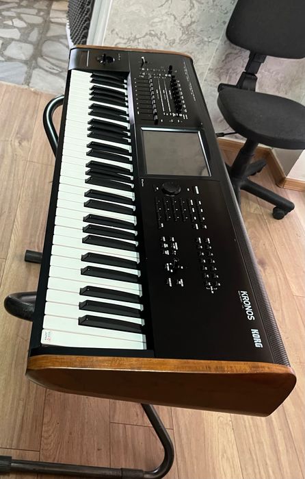 продвам Korg Kronos 2
