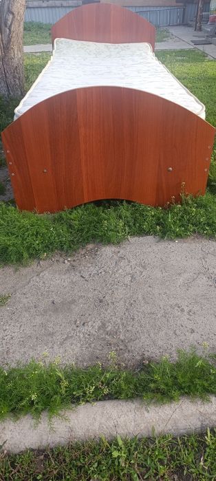 Продам спальную кровать