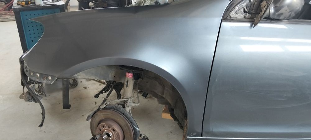 Aripa stanga / dreapta vw golf 6 2010 LD7X