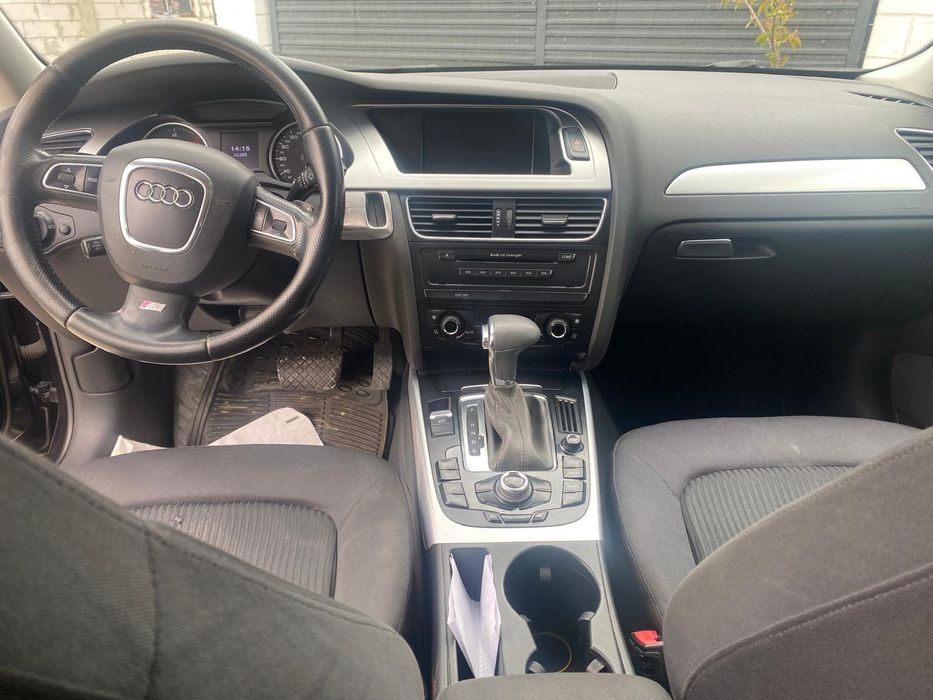 Vând Audi A4 2009