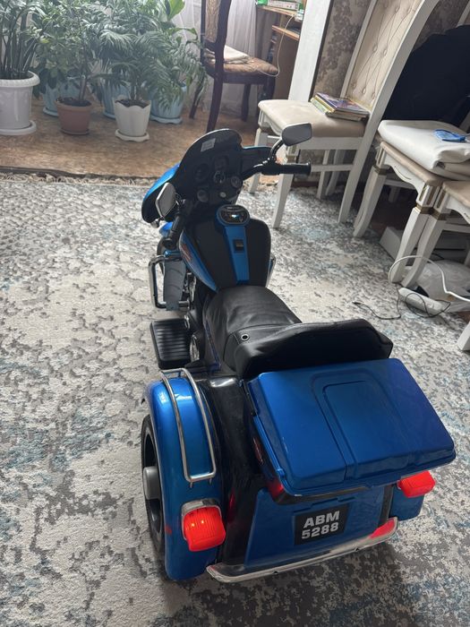 Детский мотоцикл транспорт.