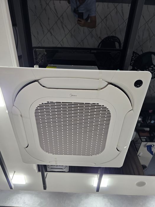 Кассетный кондиционер Midea KITA-12PH1