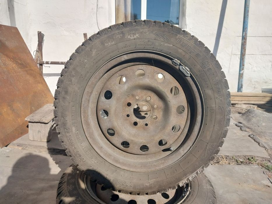Зимние шины с дисками в комплекте 175/65R14