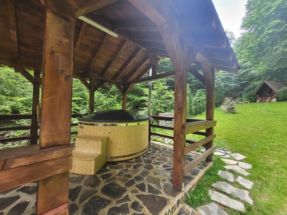 Închiriez cabana în comuna Baisoara, sat Frasinet