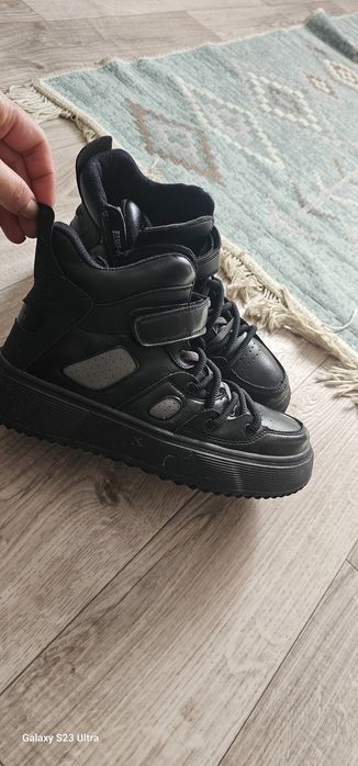 Продам ботинки на мальчика