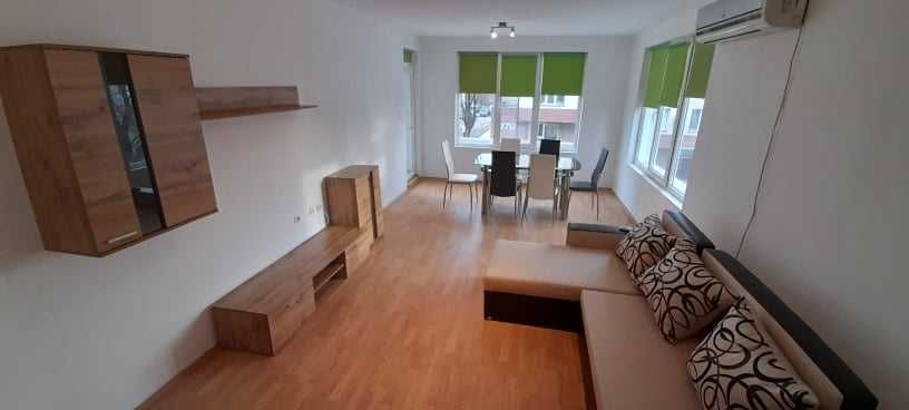 Дава се под наем Двустаен апартамент в Бургас, Славейков - 60 кв.м за 204 € - Снимка #1