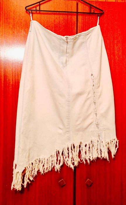 Светла дънкова пола