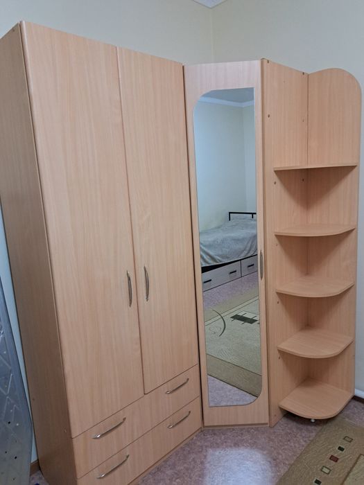 Продам шкаф стол и кровать вместе