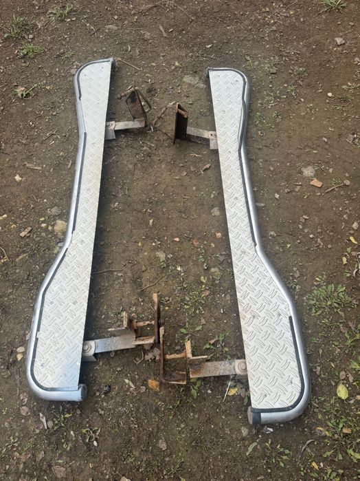 Степенки за нисан 2