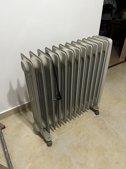 Radiator cu ulei cu 12 Elemente 2500W Tesy