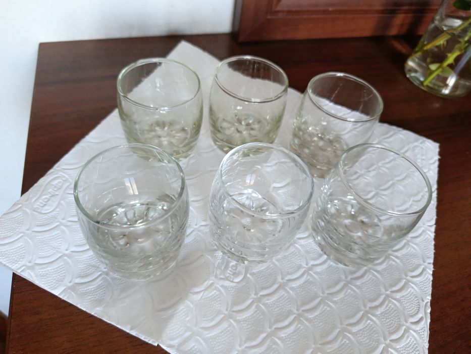 Продам  чайник с пиалками  и др. посуду