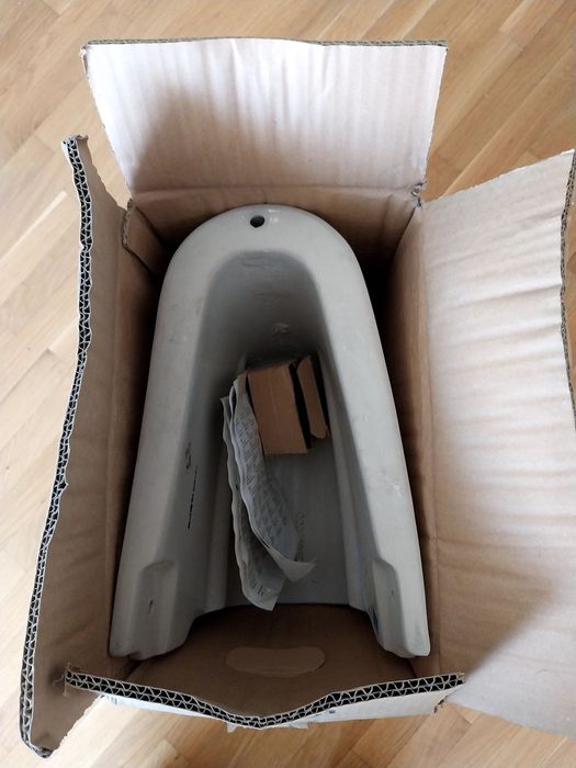 Продавам полуконзола за мивка Grohe - Bau Ceramica