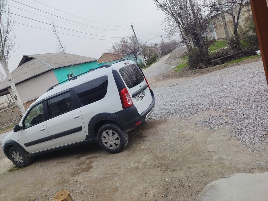 Lada Largus Kroche 2019