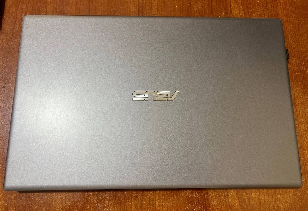ASUS VivoBook 15