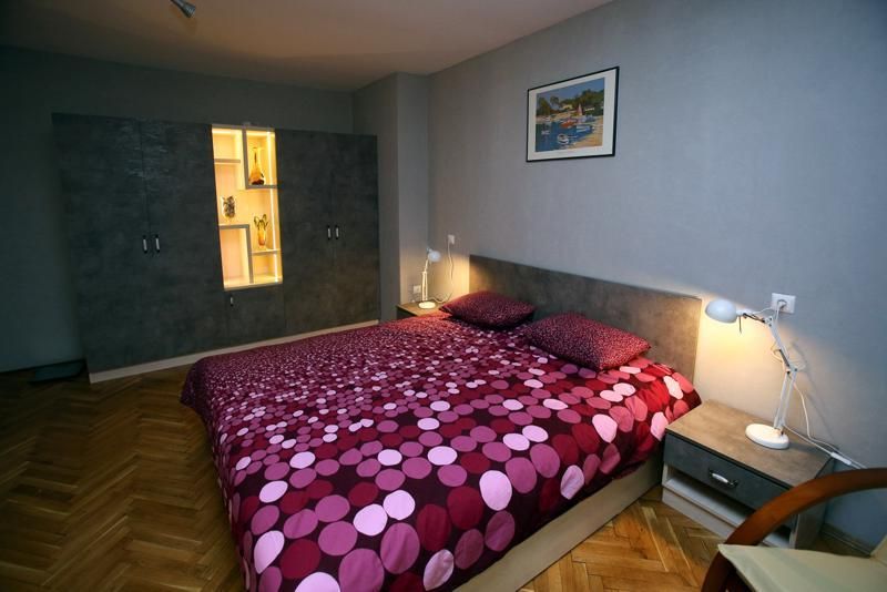 Дава се под наем Тристаен апартамент в София, Център - 140 кв.м за 1150 € - Снимка #7