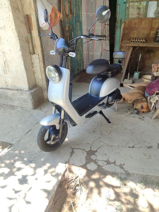 Продам скутер электро.