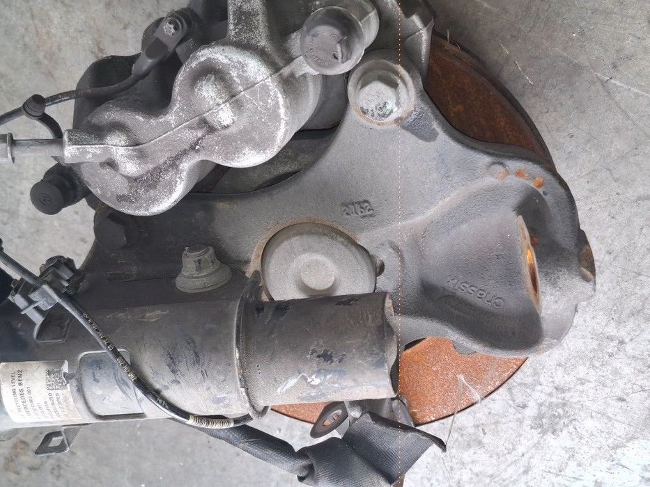 fuzeta stanga dreapta fata sprinter 907 vw crafter 2018 2019 2020 2021 2022 2023 2024 pe dublu