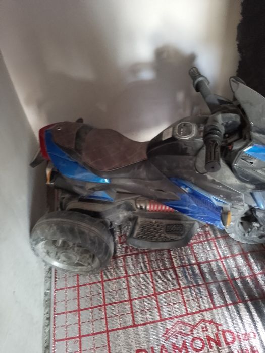 Xolati yaxshi detski skuter