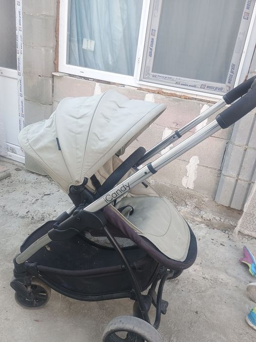 Продавам количка icandy 
Нормални следи от употреба. Към не