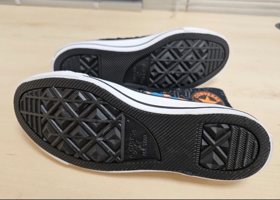Converse All Star Looney Tunes mărimea 40