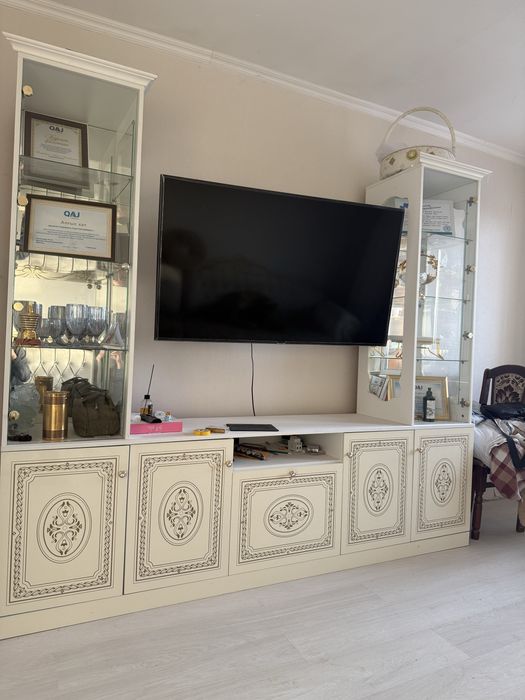 Шкаф , зеркало , мебель