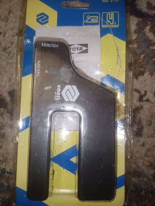 Detector cabluri electrice și metale Vorel