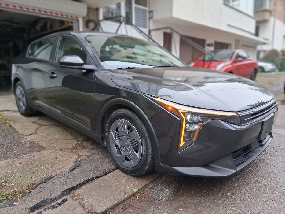 Киа   К4  LX 2.0  18500km