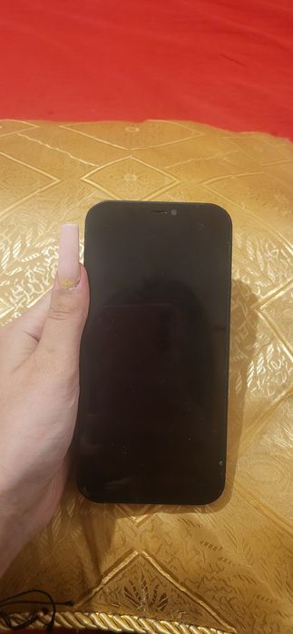 Iphone 12 vând urgent ca am nevoie de bani (problema in familie)