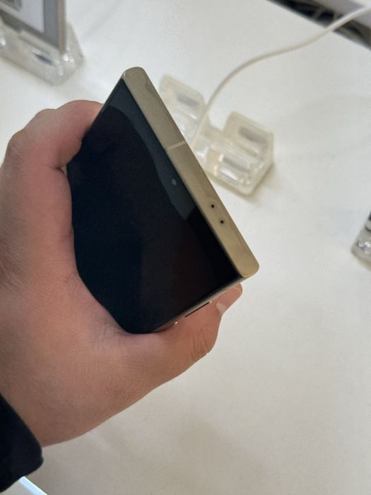 Samsung S24 Ultra 256gb ozu 12