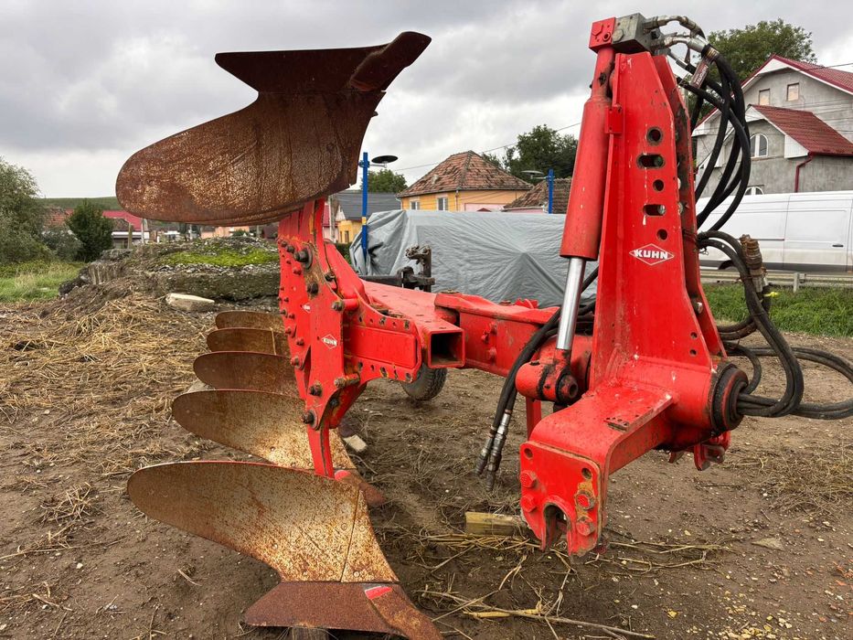 vind plug reversibil marca KUHN cu 5 trupite ( 4 plus 1 )