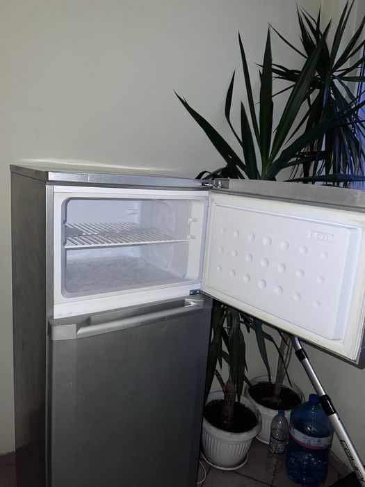 Хладилник BEKO 150см