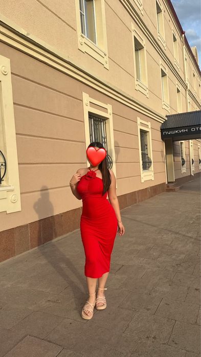 Продается красное платье