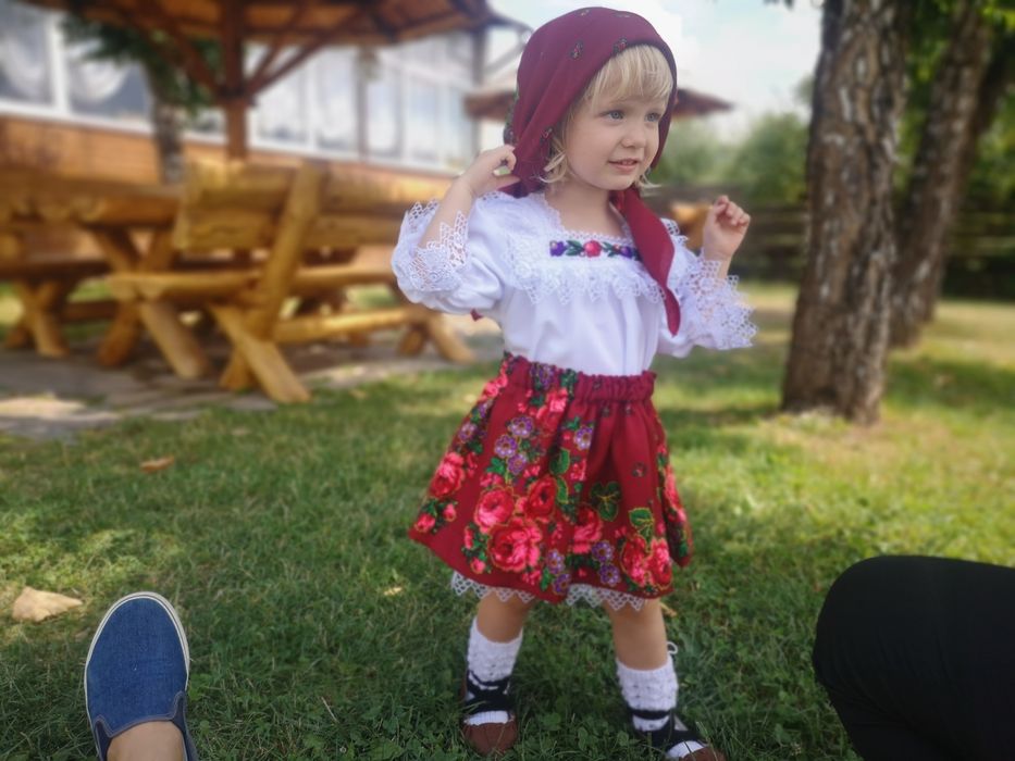 Costum popular pentru fete de Maramures