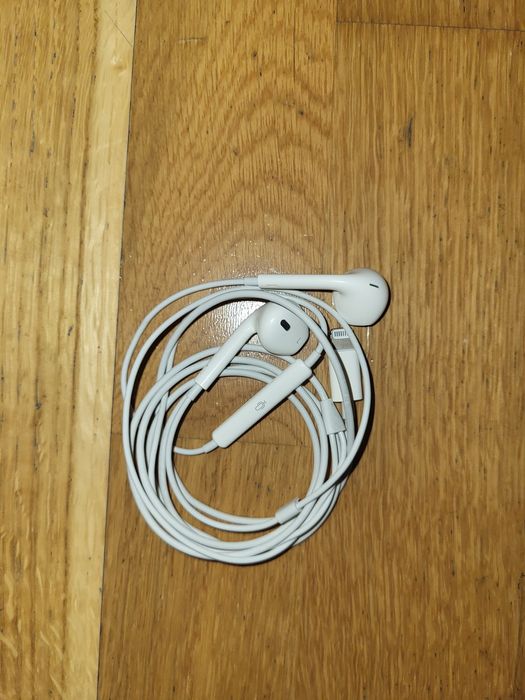 Casti APPLE EarPods MMTN2ZM/A, Cu Fir, In-ear, Microfon, Conector Ligh