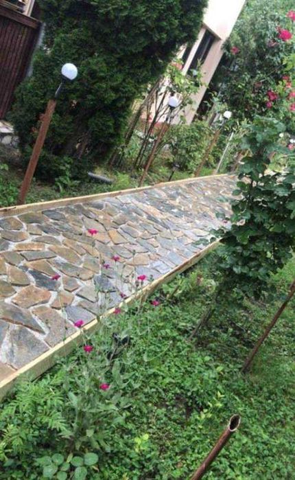 Piatră de Munte Rezistentă – Ideală pentru Curți și Garduri