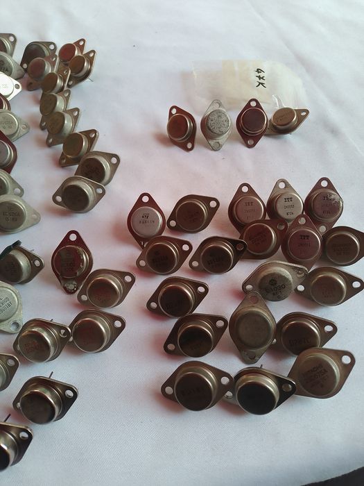 Tranzistori de putere recuperati în perfecta stare de funcționare 
Pe