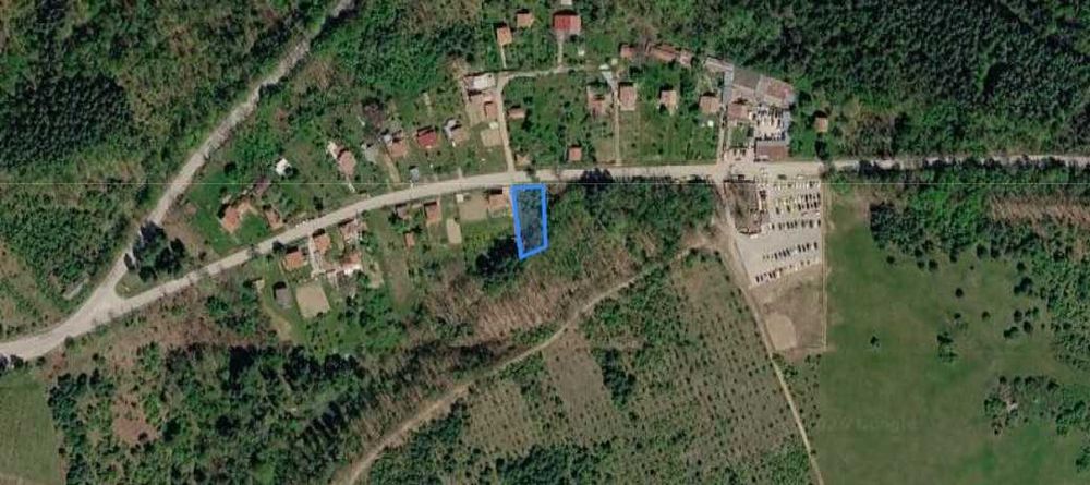 Парцел в Драшкова поляна / до Априлци и Орешак /.