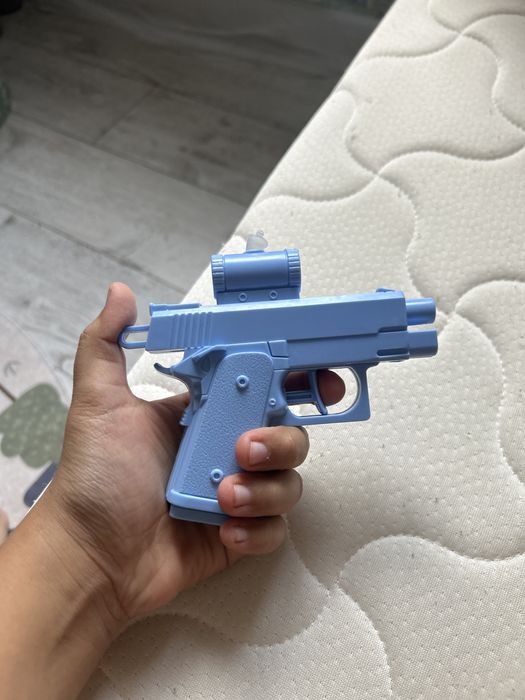 Игрушечный пистолет, из тик тока