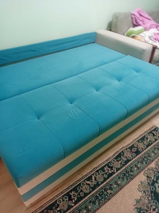 Диван б/у.Почти новый,не использовался..Не продавленный .Без следов .