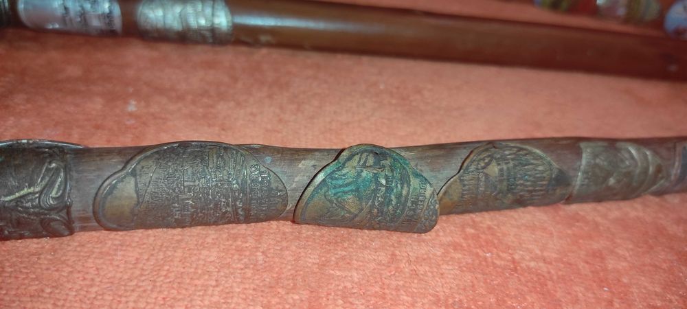3 bastoane bavareze din lemn cu insigne aplicate   pt panoplie
