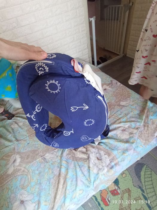 Продается подушка для кормления