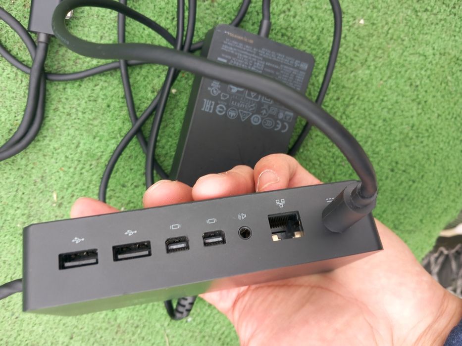 Micosoft Surface Dock