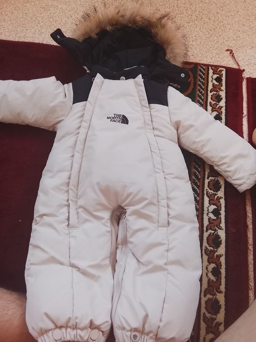 Продам детский комбинезон и обувь