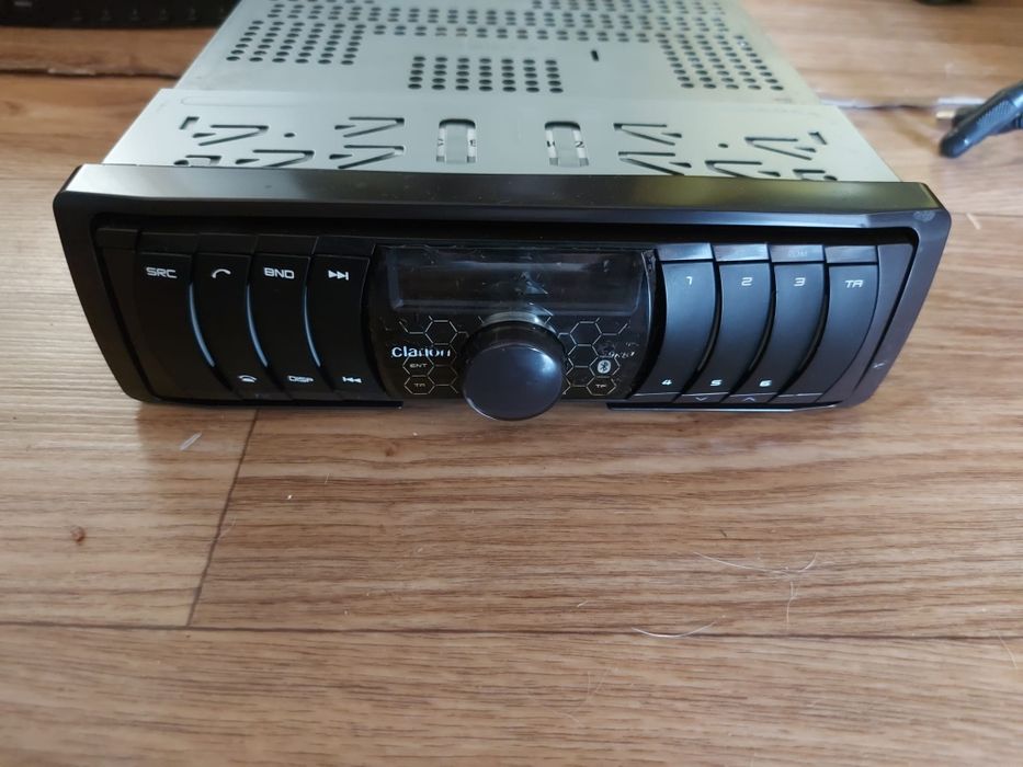 Mp3 Auto Clarion cu Bluetooth 4x50 watti