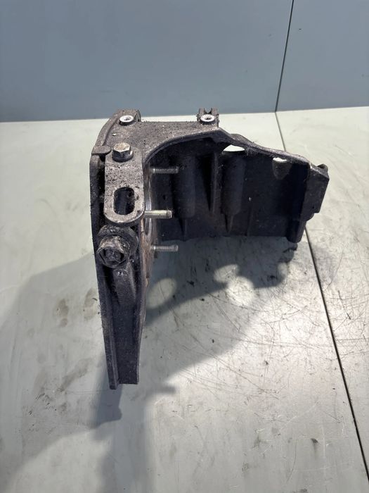 suport pompa inalta presiune 55187918 Opel Astra 2006