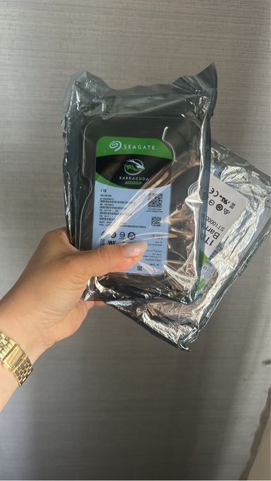 Продам жесткий диск 1тб новый