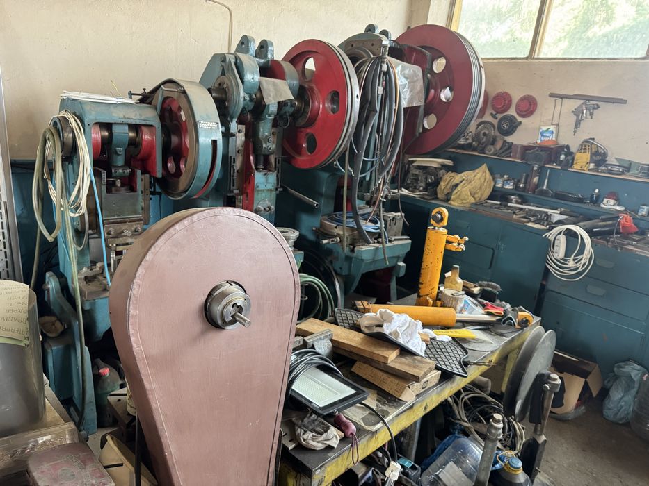 Atelier complet vand sau inchiriez banc presa masini utilaj freza mese