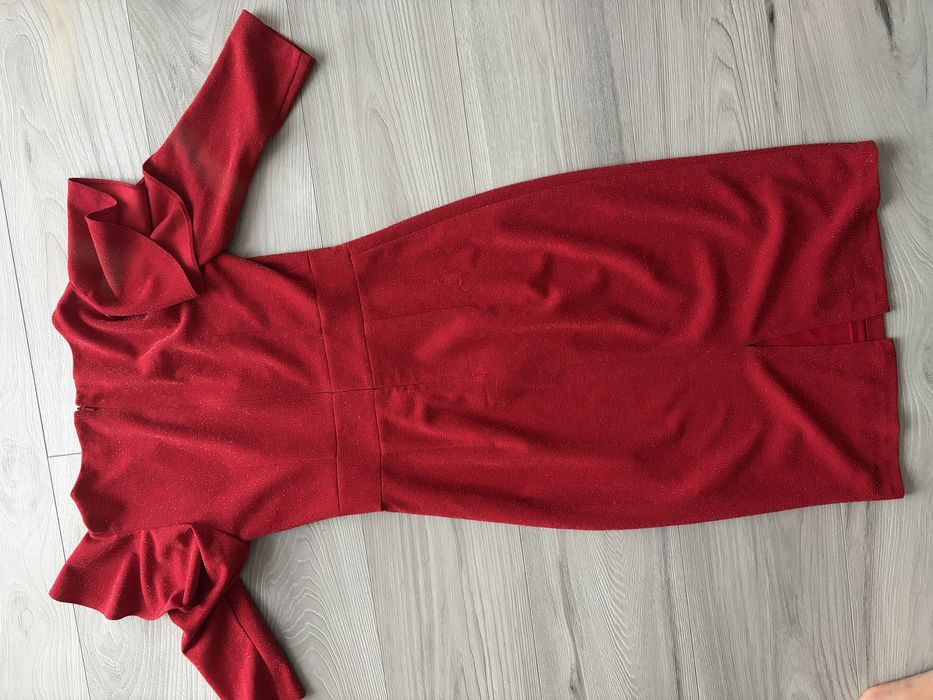 Rochie rosie eleganta cu sclipici