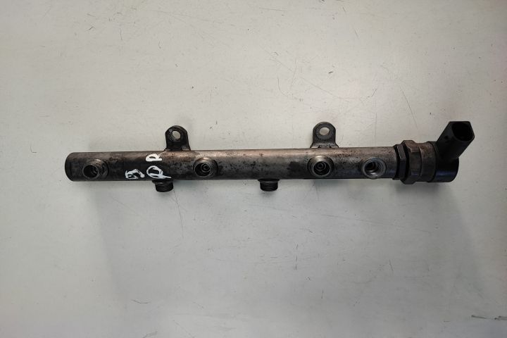 Rampa injectoare cu regulator presiune 057130764F 059130090AF Audi A6